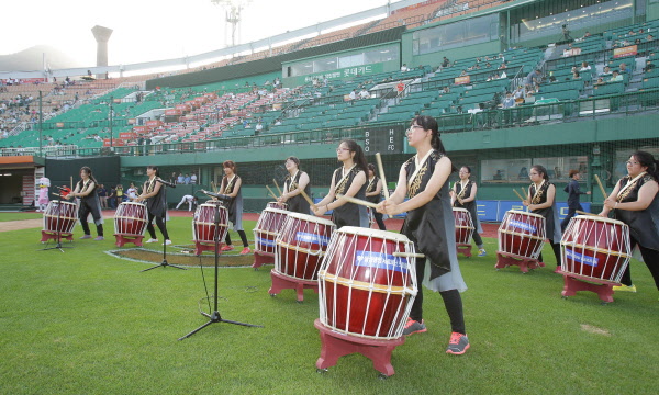 유락여중 난타팀 승리기원 공원